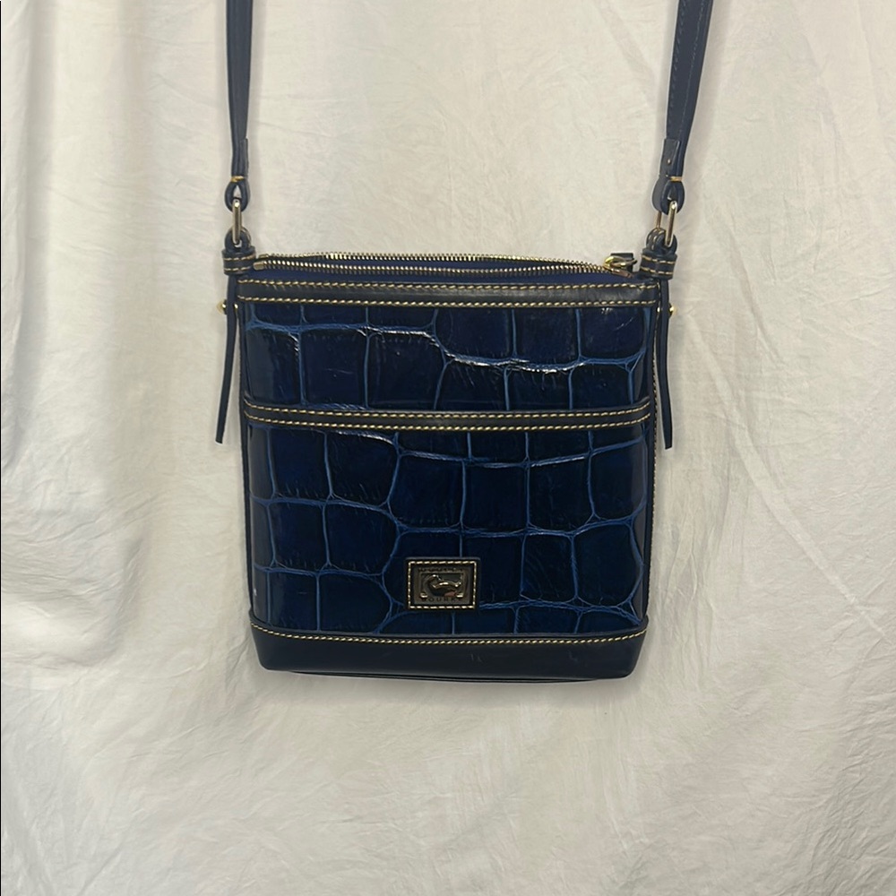Dooney & Bourke Blue Croc Embossed Leather Crossbody Bag Zip Purse
